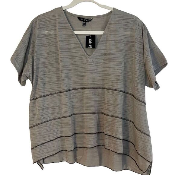 NWT Yak & Yeti Gray Tiered Short Sleeve T-shirt Size S/M - Picture 1 of 11